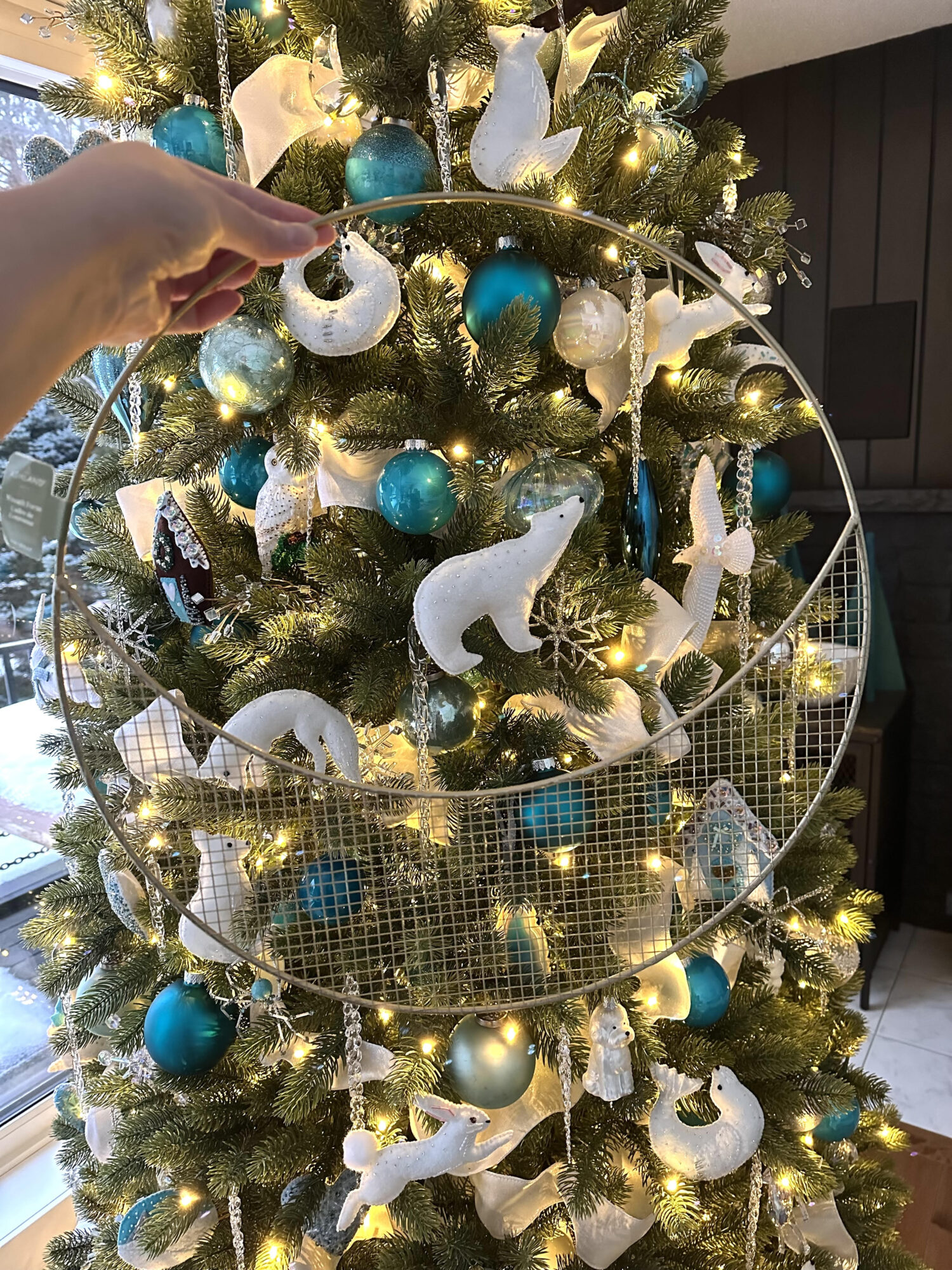 Crescent Mesh Wreath Form