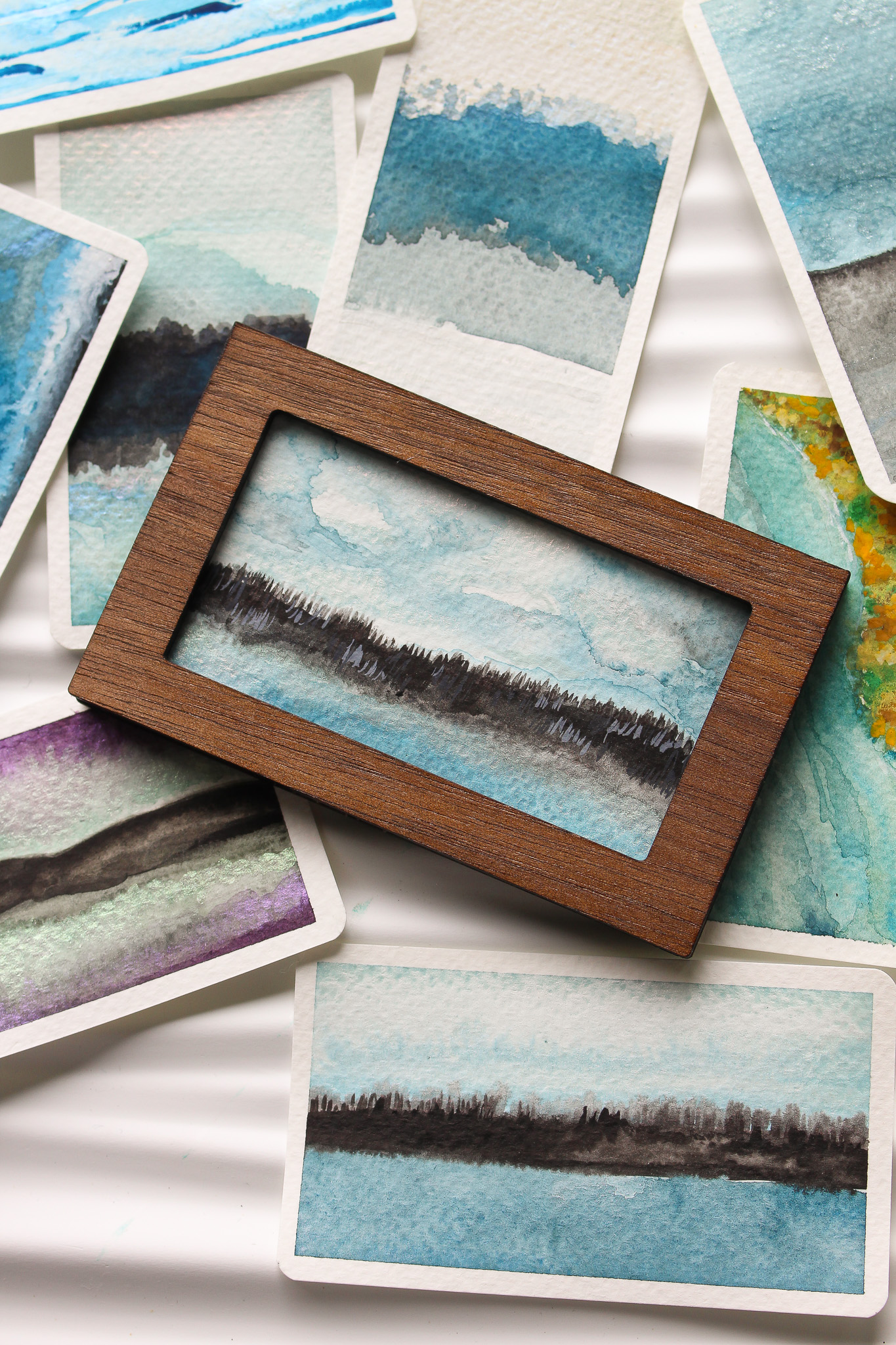 Magnetic Frames for Art